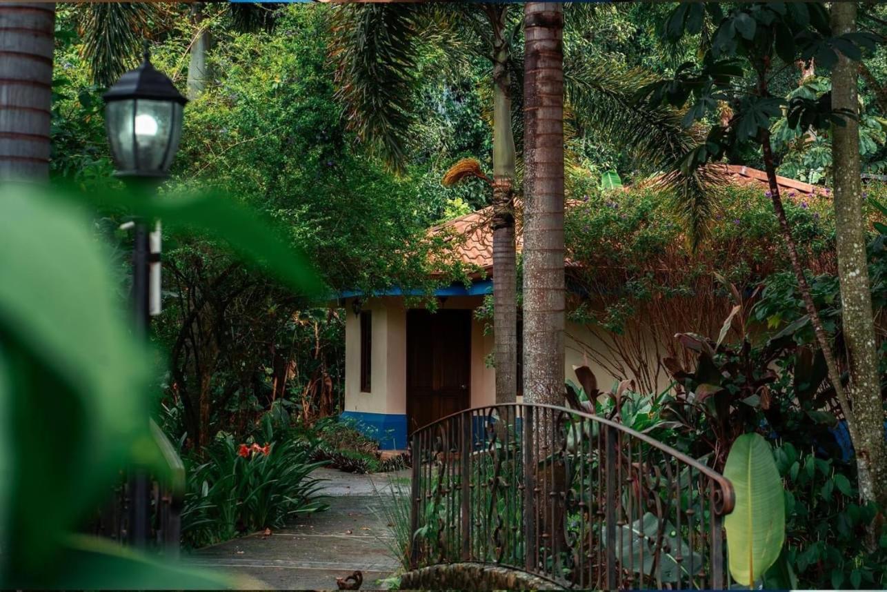 Hotel Boutique Casona Del Cafetal And Lakeside Restaurant Cachí Exterior photo