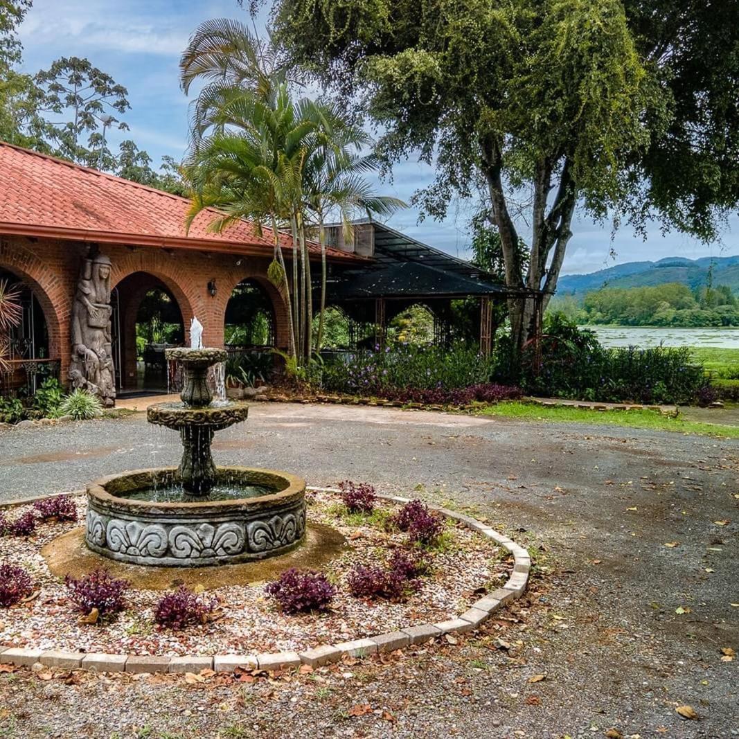 Hotel Boutique Casona Del Cafetal And Lakeside Restaurant Cachí Exterior photo